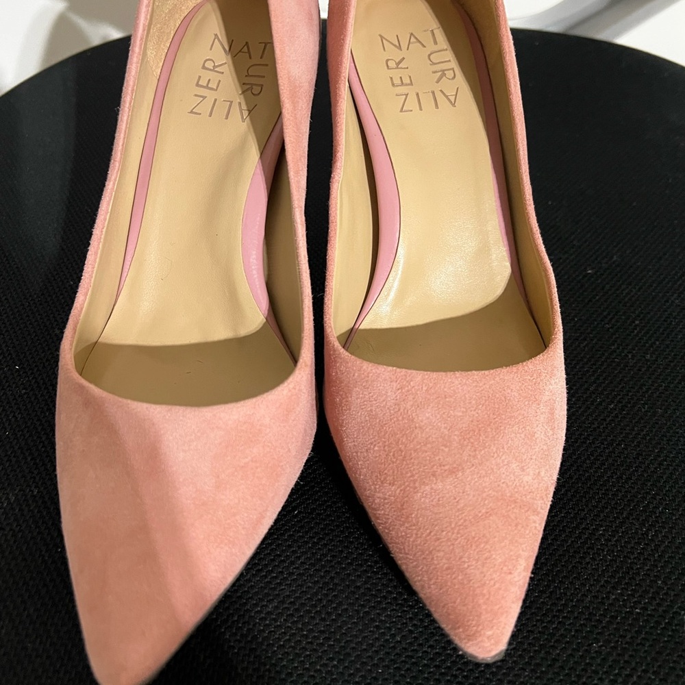 Naturalizer Pink Blush Suede Heels